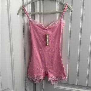 SKIMS BUBBLE GUM PINK LACE